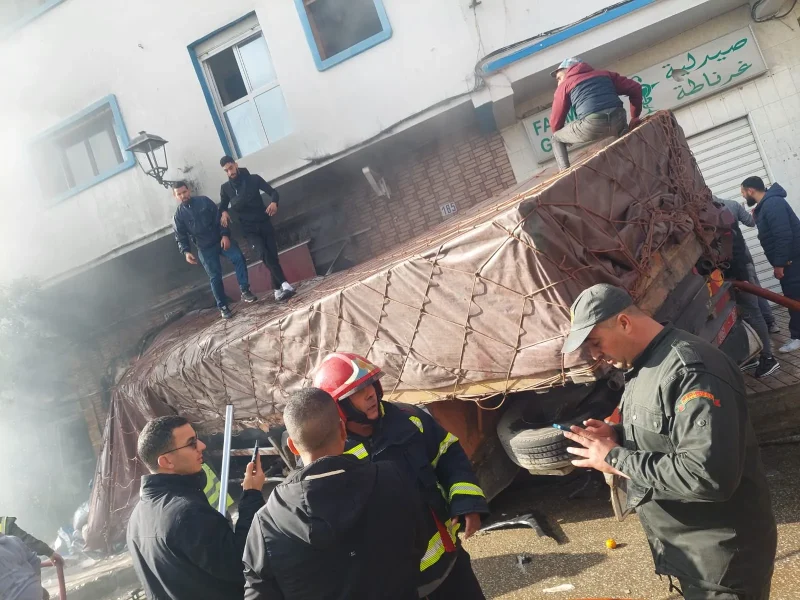 حصيلة أولية.. مصرع 4 أشخاص وإصابة 8 آخرين في حادث خطير بالفنيدق