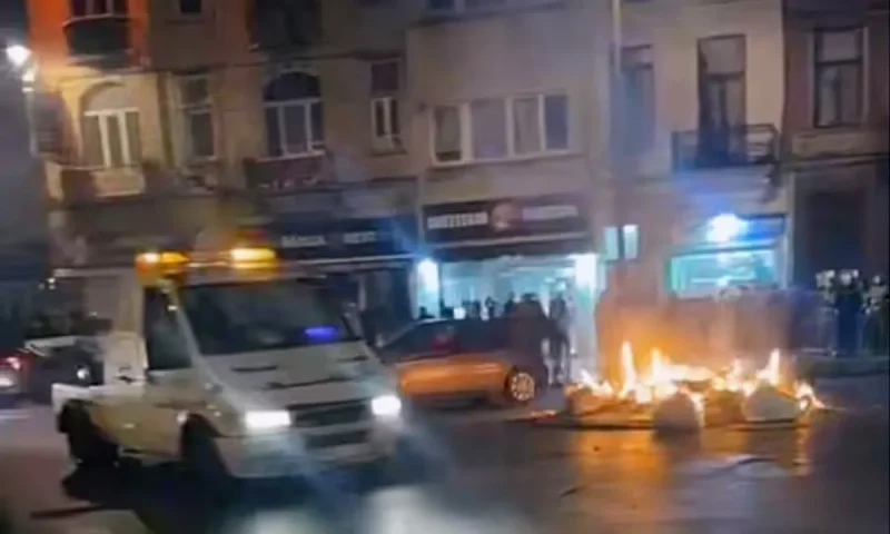 احتفالات تأهل المنتخب المغربي تتحول إلى أحداث شغب في بروكسيل