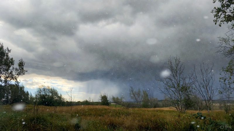 نشرة إنذارية.. زخات مطرية وثلوج ابتداء من صباح الأربعاء