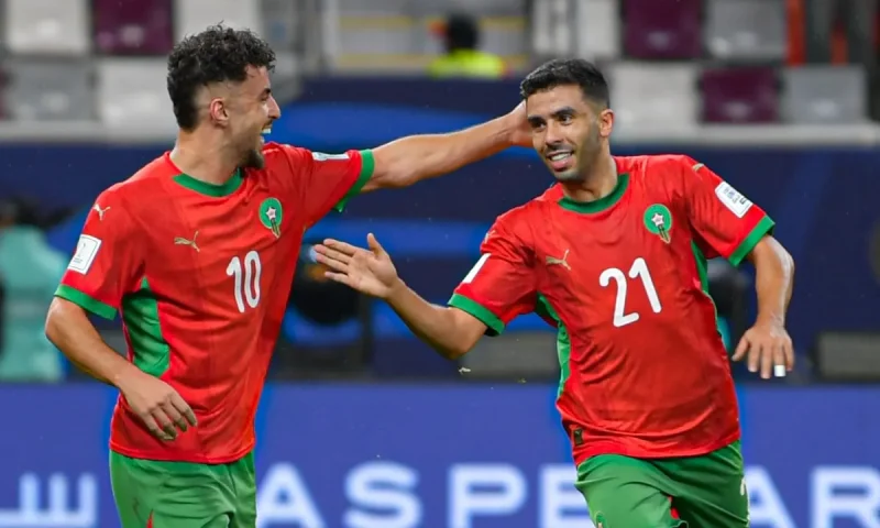 المغرب يبلغ نهائي كأس العرب بعد الفوز على الإمارات 3 – 0