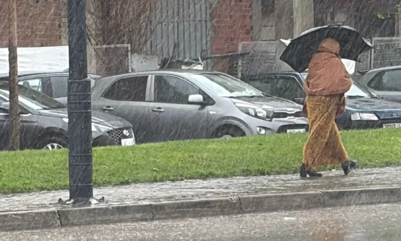 نشرة إنذارية: أمطار قوية بين الخميس والجمعة