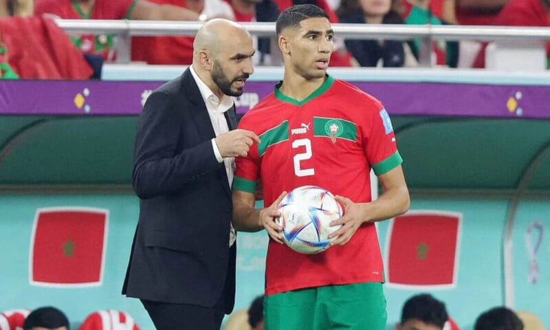 حكيمي يُوجّه رسالة وداع مؤثرة للركراكي.. هذا ما قاله عنه