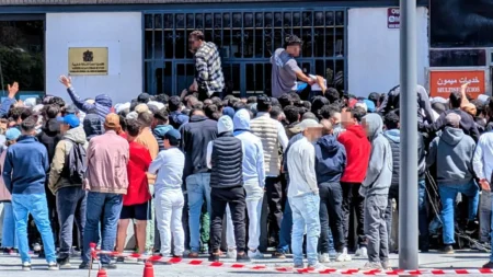 موعد بداية تسوية وضعية المهاجرين غير القانونيين في إسبانيا