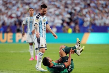 الجزائر تشتكي ميسي للاتحاد الدولي