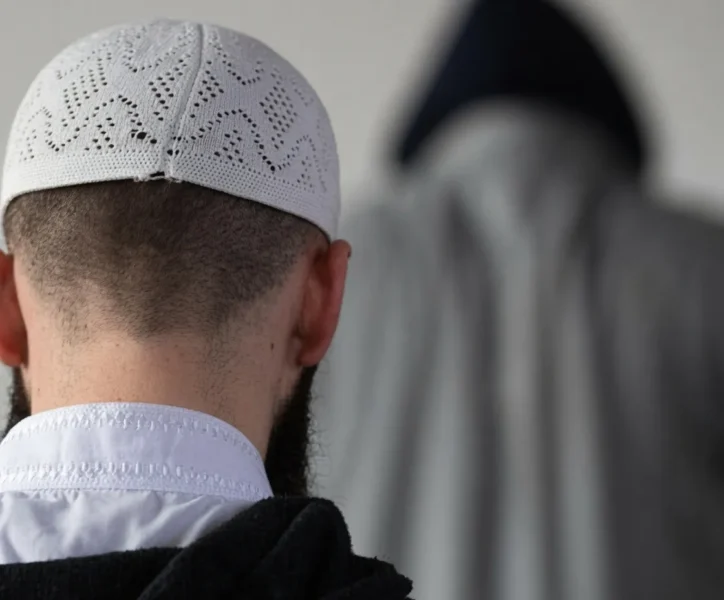 عملية أمنية لتوقيف شخص عرض إمام مسجد للضرب والجرح باستعمال سكين