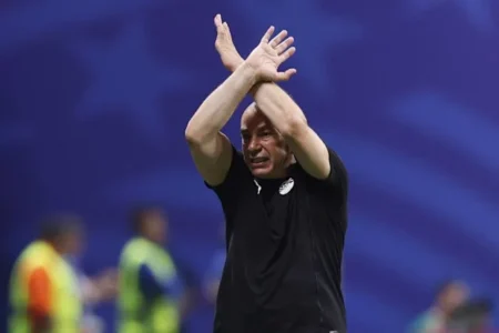 أولاد الوسخة.. مدرب مصر حسام حسن يوجه شتائم عنصرية لليهود بعد الإقصاء من كأس العالم