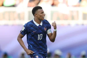 المغرب يواجه فرنسا في ربع النهائي الخميس القادم