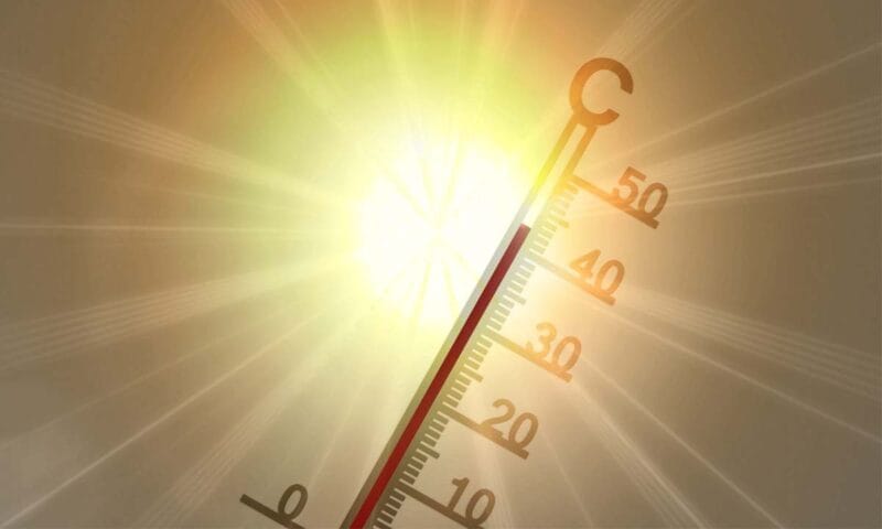 الأرصاد المغربية تحذر من موجة حر قوية تصل إلى 45 درجة