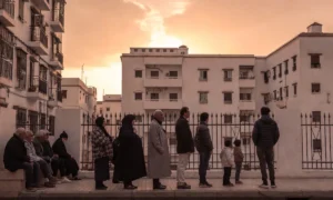 طوابير انتظار منذ الفجر أمام عمارات في طنجة.. مطلب بتدخل الصحة