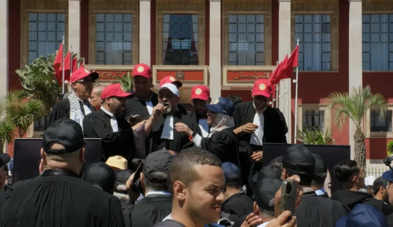 المحامون يقررون تنفيذ اعتصام مفتوح أمام البرلمان